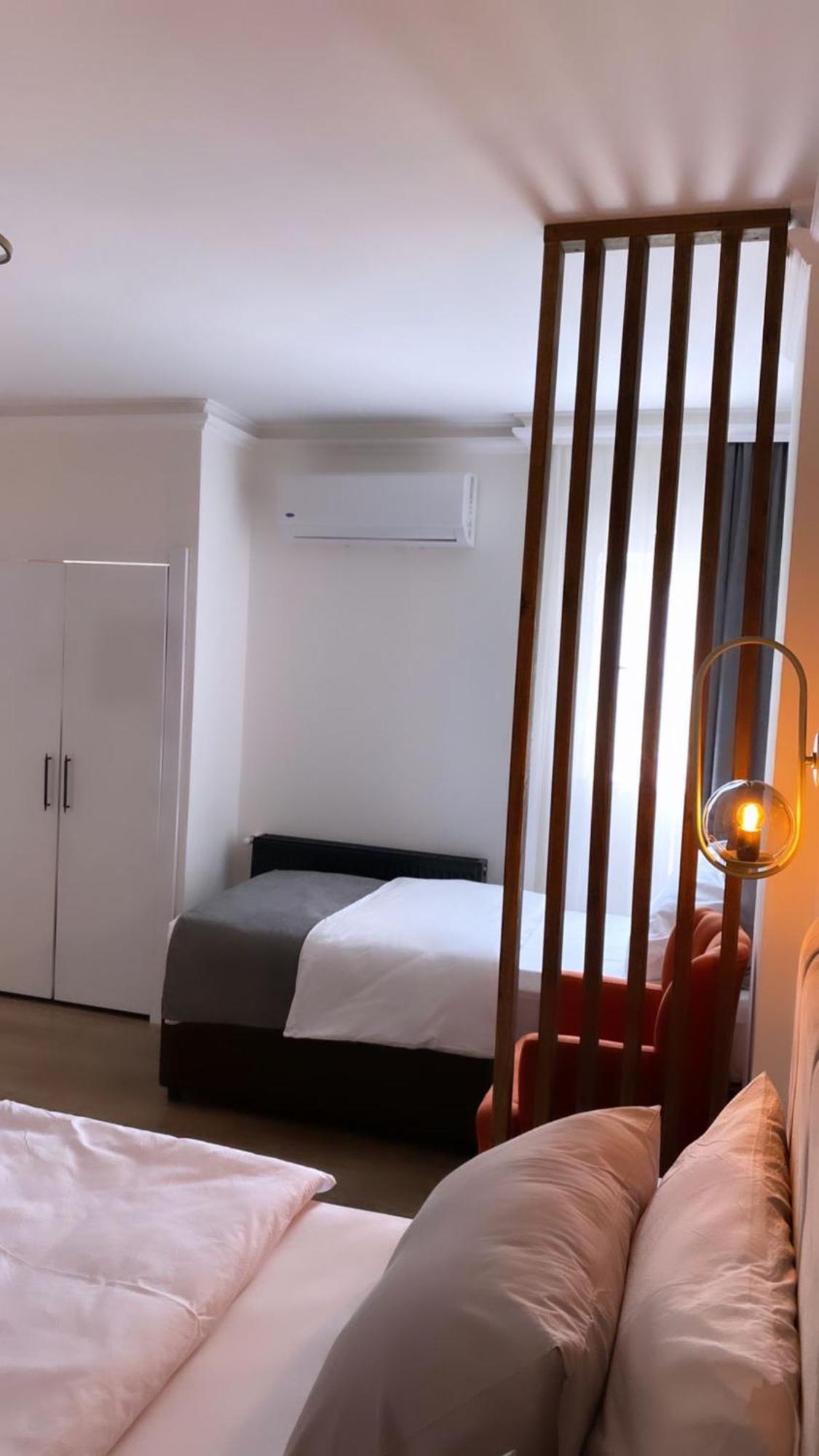 ترابزون Golden Life Suit المظهر الخارجي الصورة