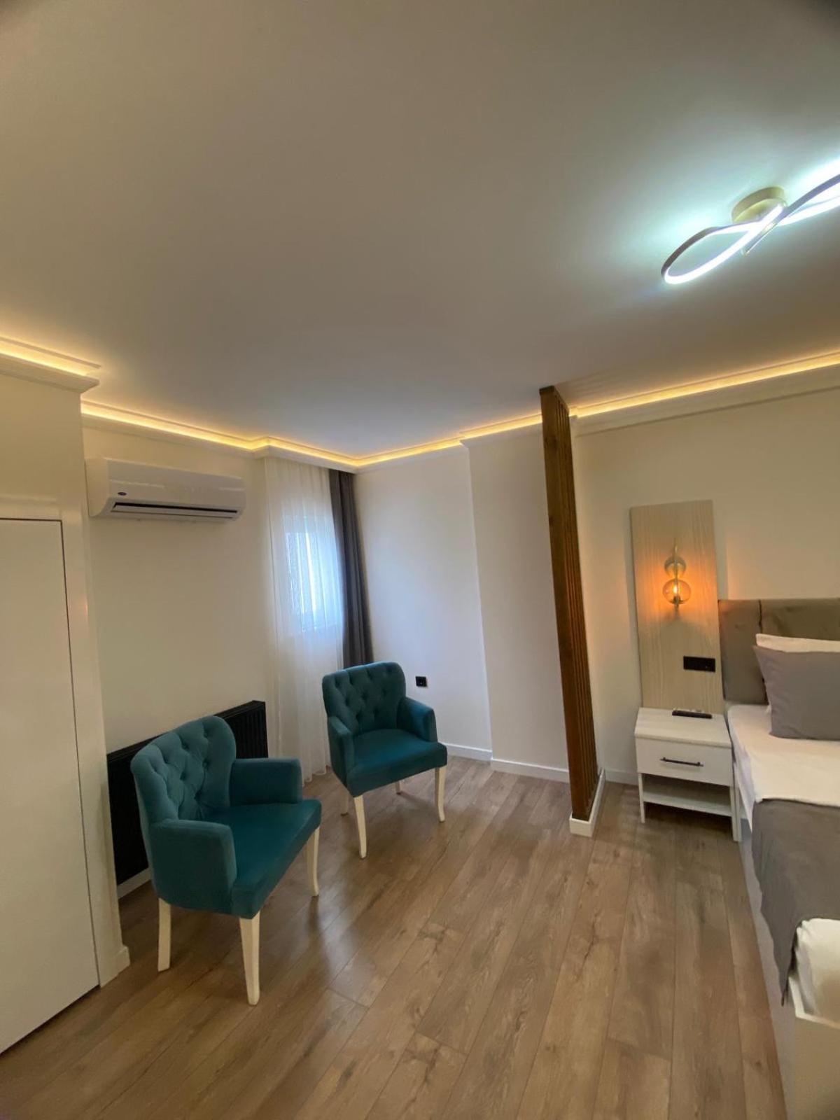 ترابزون Golden Life Suit المظهر الخارجي الصورة
